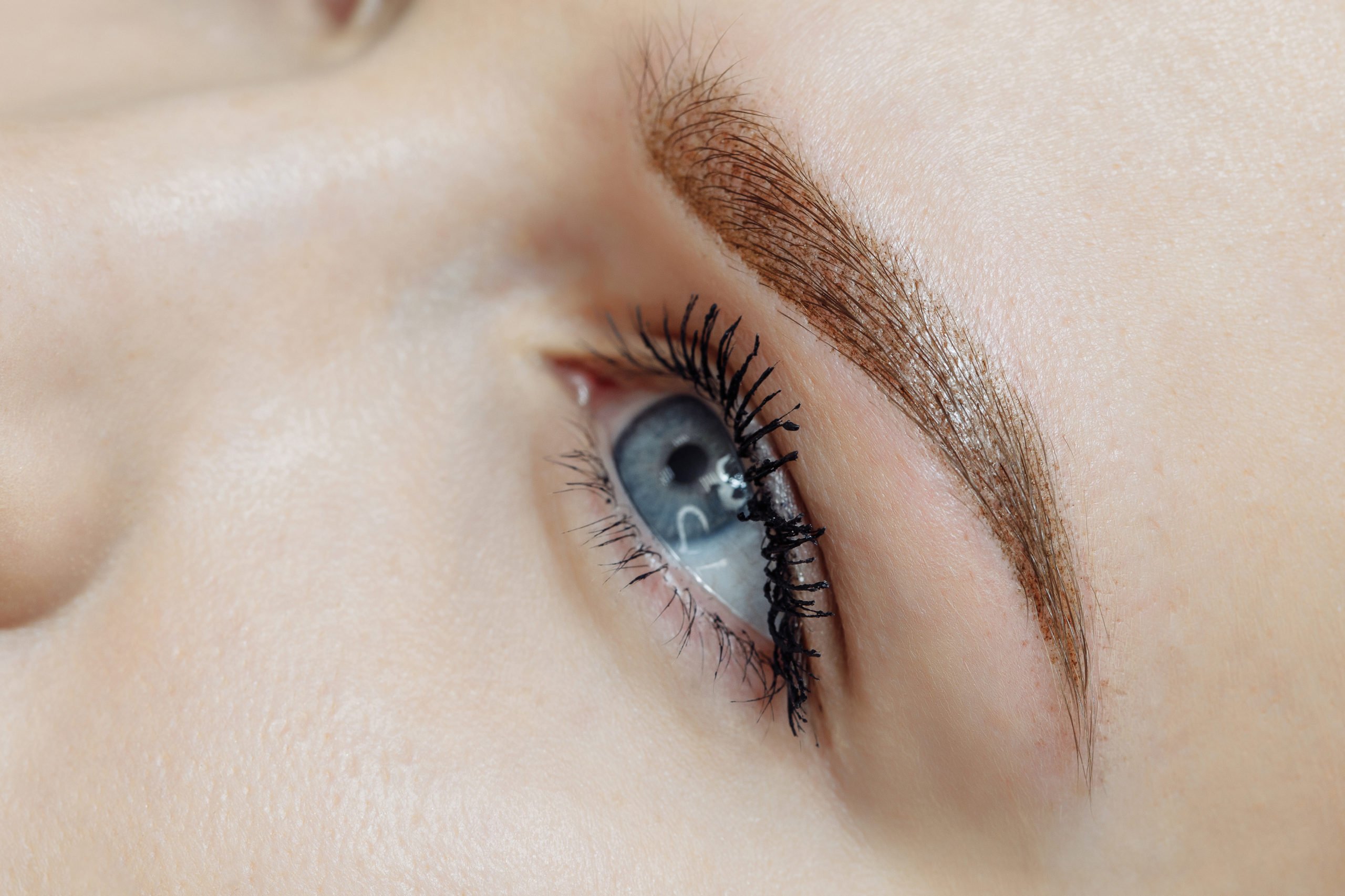 Micropigmentation des sourcils présentée au Salon FADOQ Outaouais